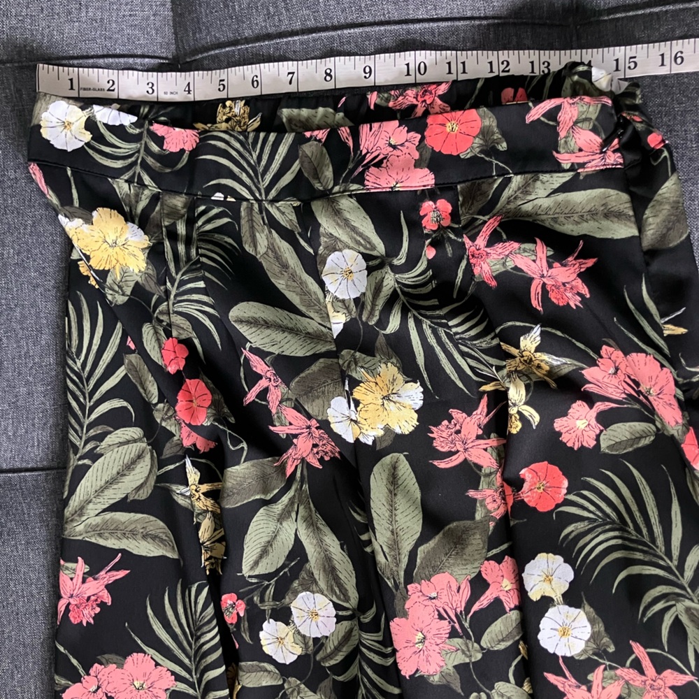 LIZ CLAIBORNE Wide Leg High Waisted Floral Cropped Pants Size 6  (like a 10-12) - Picture 7 of 12